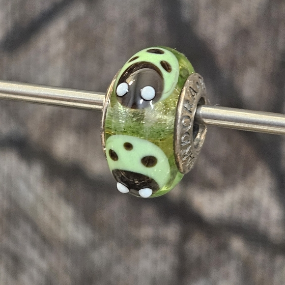 Pandora Green Ladybug Murano Glass Sterling Silver Charm 925 ALE - Picture 1 of 6